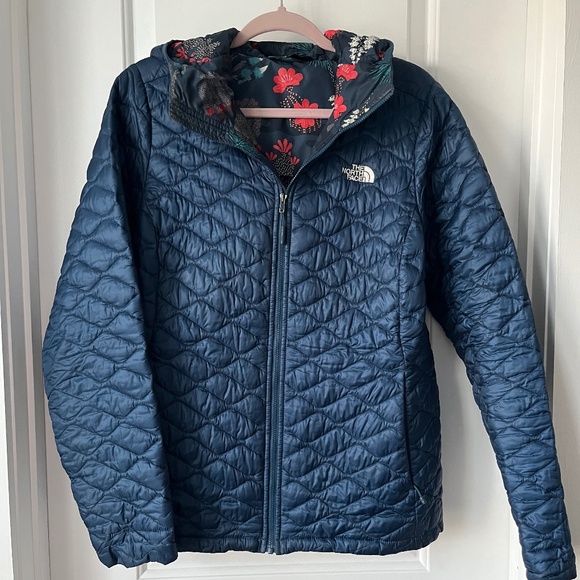 North Face Thermoball Winter Jacket - Picture 1 of 8